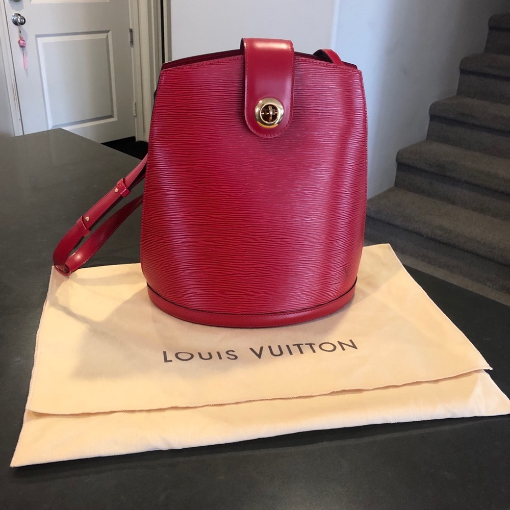 Louis Vuitton Cluny Epi Shoulder Bag in Red